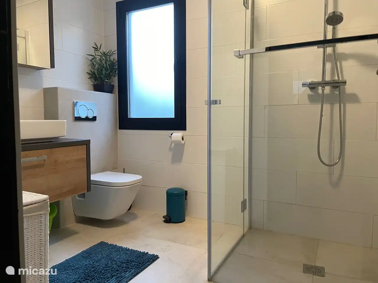 Badezimmer im Schlafzimmer 1.