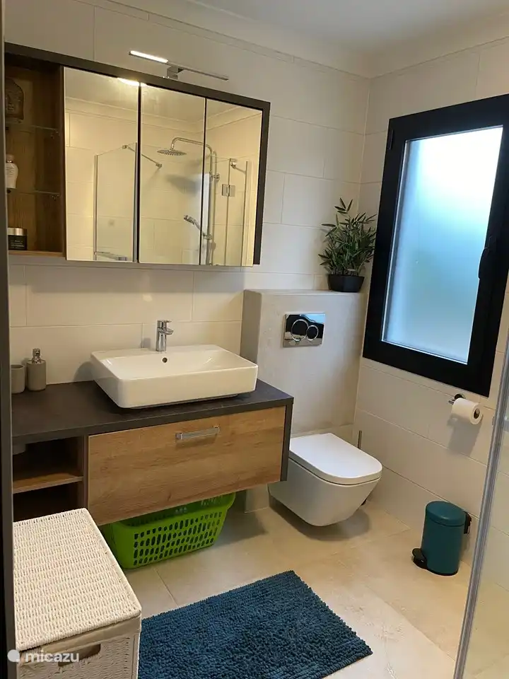 Badezimmer im Schlafzimmer 1.