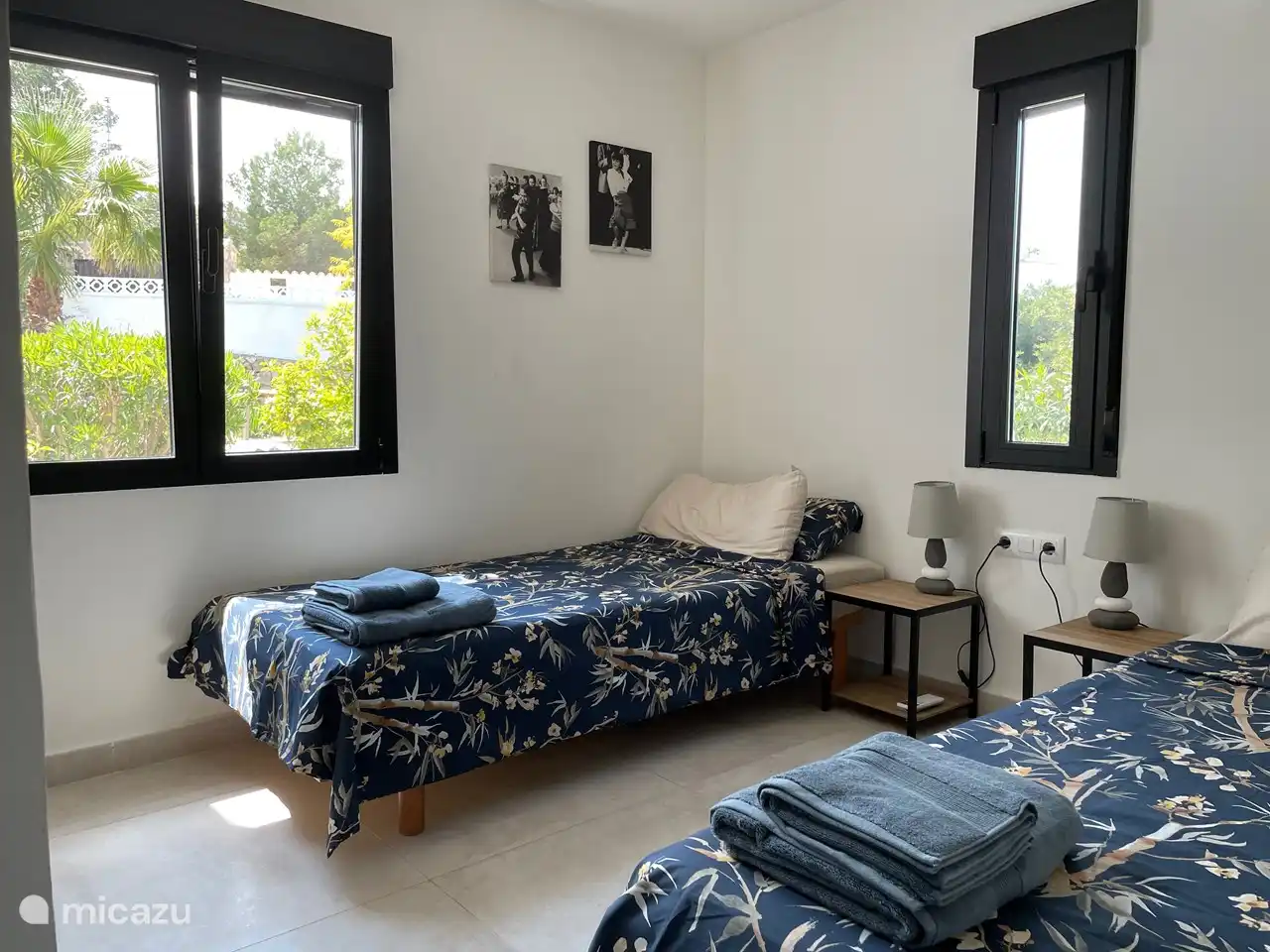 Schlafzimmer 3 mit 2 Einzelbetten von 90 x 200, Klimaanlage, Ventilator und großem Einbauschrank