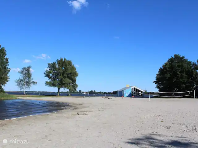 vakantiehuis huren in Nederland, Friesland, Sint Nicolaasga – De Zonnewijzer Kinderstrandje Langweer