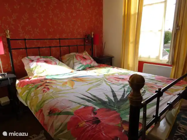 Le Tilleul | France, Côte-d'Or, Bissey-la-Côte - maison de vacances Chambre très spacieuse « Hirondelle » avec 2 fenêtres donnant sur la place