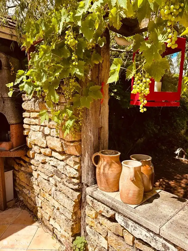 Idyllische Ecke mit Grill