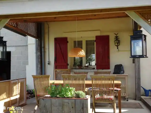 Le Tilleul | France, Côte-d'Or, Bissey-la-Côte - maison de vacances Le porche couvert à l'arrière