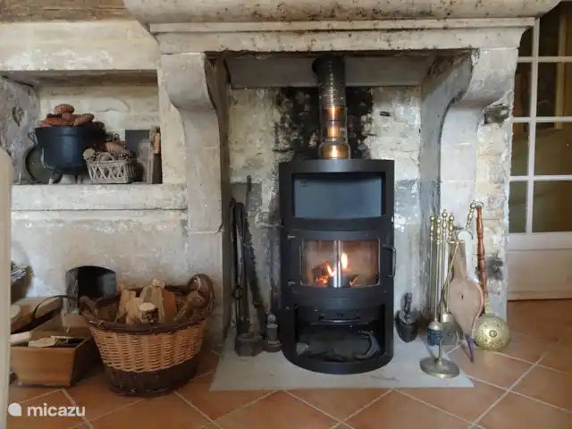 Le Tilleul | France, Côte-d'Or, Bissey-la-Côte - maison de vacances Le poêle à bois