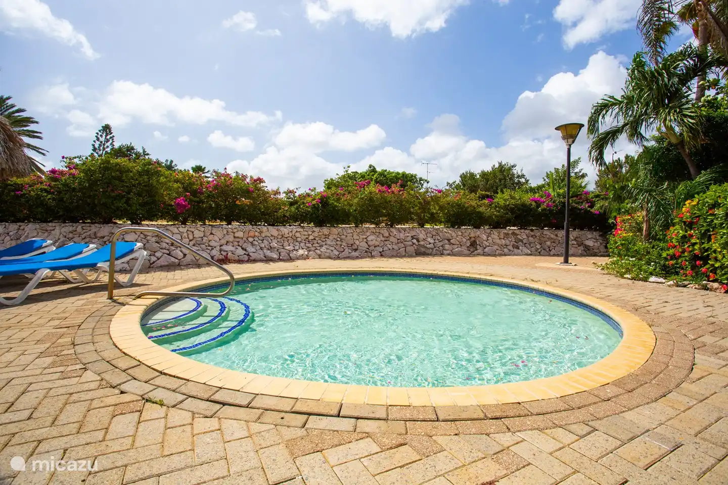 children's pool also makes it nice for the little ones