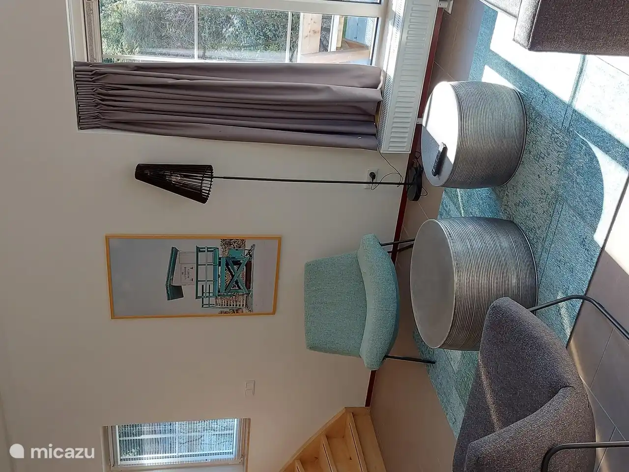 Bonito lugar para leer después de un paseo por el bosque.