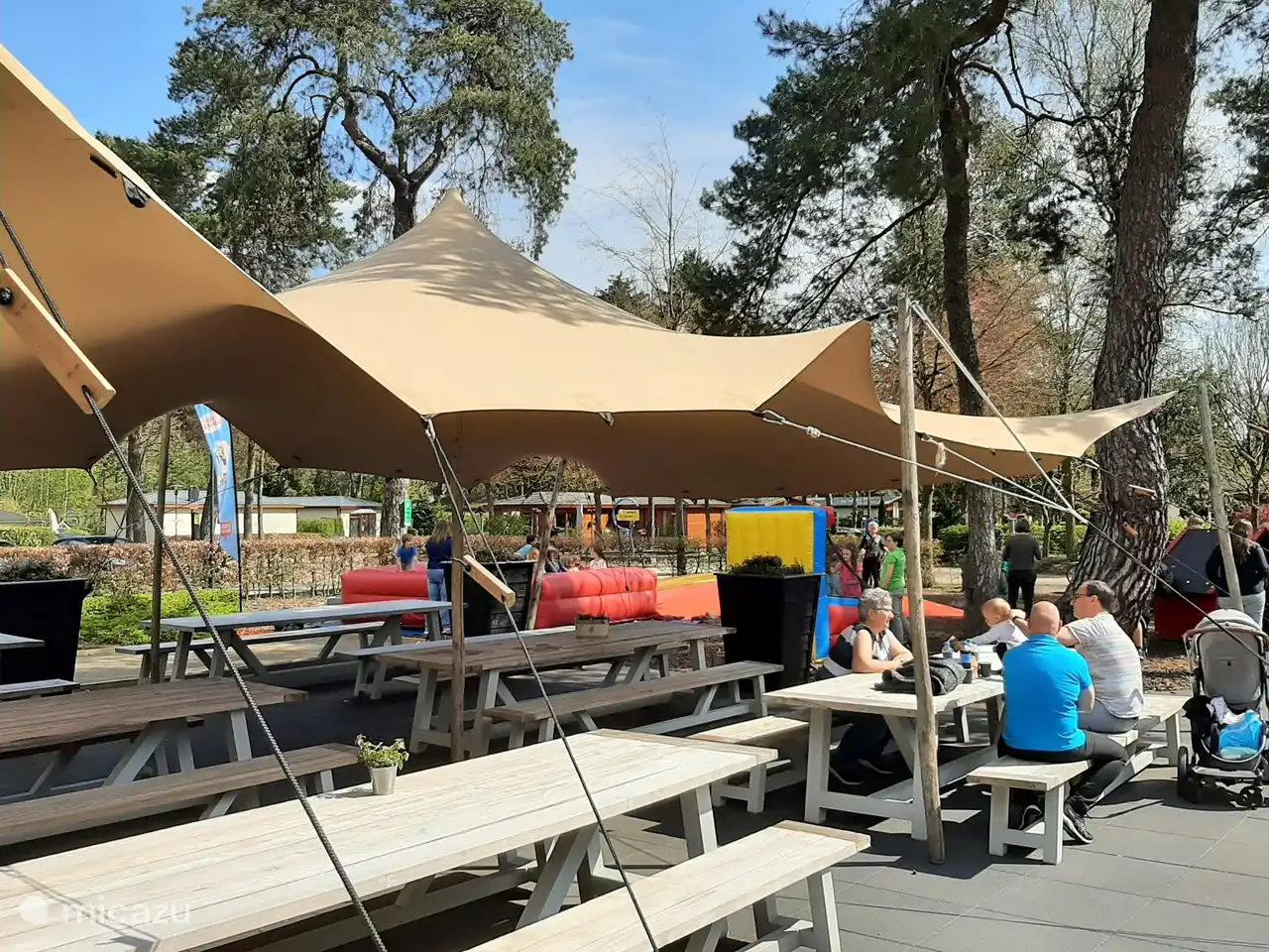 Terraza en el parque en el snack bar