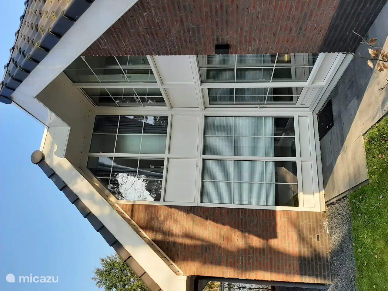 Entrada. Villa Groenlust se encuentra en una calle sin salida al borde del parque/bosque