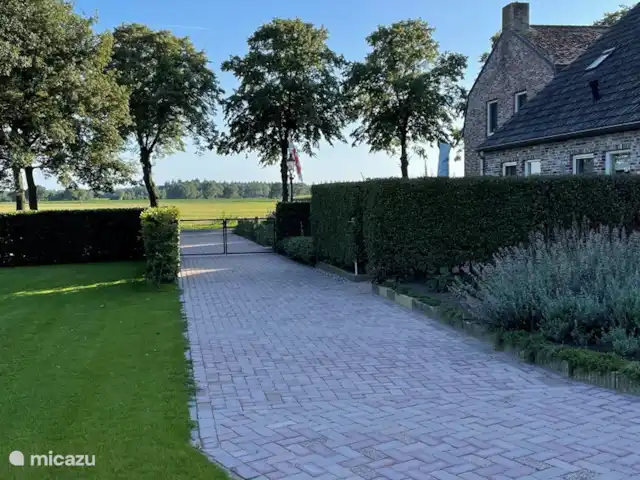 De Reijt Gastenverblijf / Vakantiew. huren in Nederland, Noord-Brabant, Hilvarenbeek - vakantiehuis Eigen inrit, met hek afsluitbaar.
Grasveld / speelveld / Zonneveld