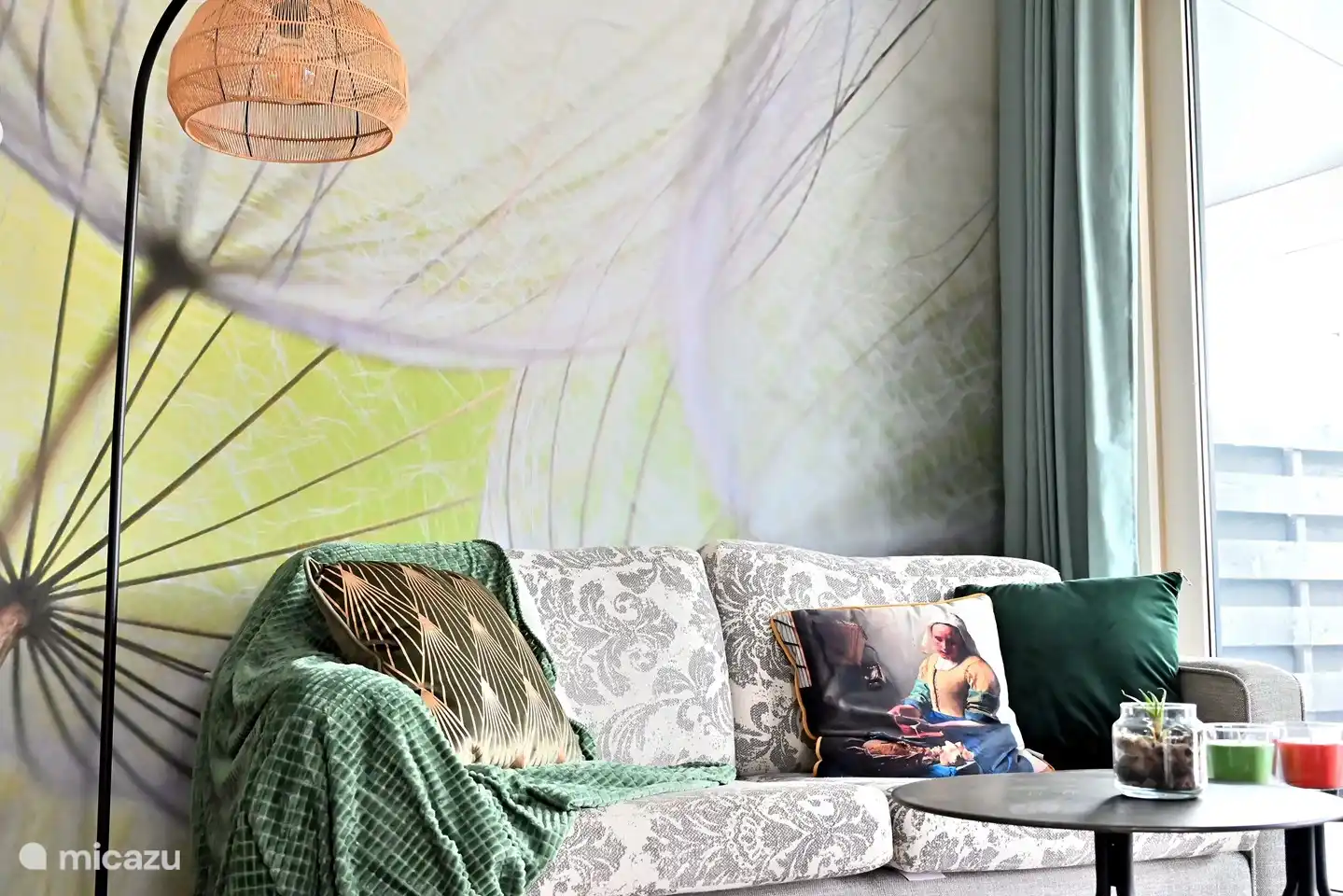 Die Sitzecke mit einem schönen Blick nach außen