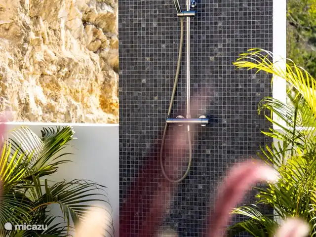 Ocean Sunset Villa | Curaçao, Curaçao-Centre, Blue Bay - villa Douche de pluie à l'extérieur