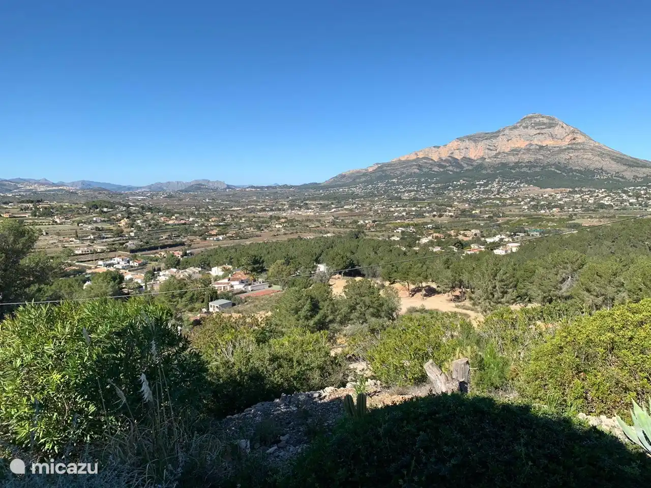 Le Montgo depuis la Naya , une belle vue sur la tête et la trompe d'éléphant connue dans toute la région. Une montagne magique