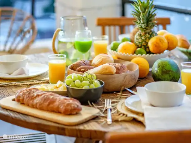 Penthouse met spectaculair uitzicht! huren in Curaçao, Curacao-Midden, Piscadera - penthouse Geniet van je ontbijt op de ruime porch