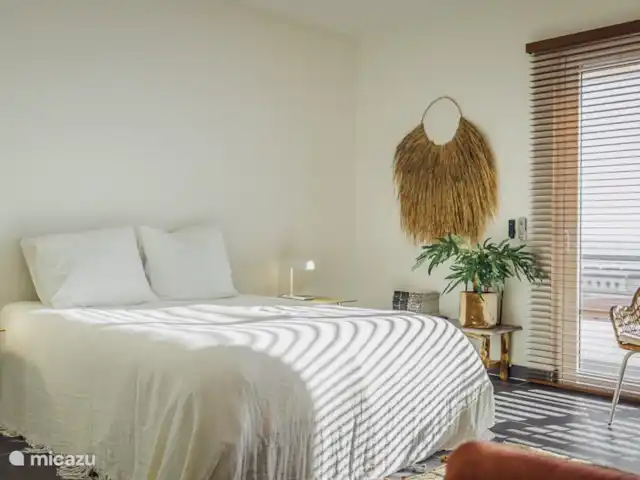 Penthouse met spectaculair uitzicht! huren in Curaçao, Curacao-Midden, Piscadera - penthouse Master bedroom met tv