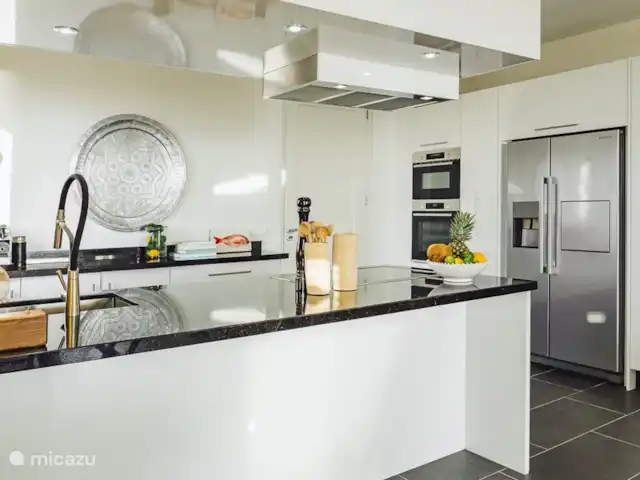 Penthouse met spectaculair uitzicht! huren in Curaçao, Curacao-Midden, Piscadera - penthouse Fully-equipped kitchen.