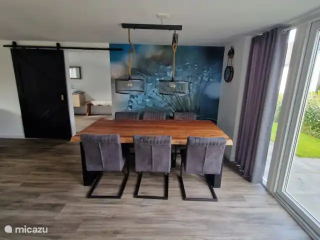 Location de Vacances Pays-Bas, Hollande du Nord, Saint Martin, maison de vacances - Froietoid Table à manger avec 6 chaises.