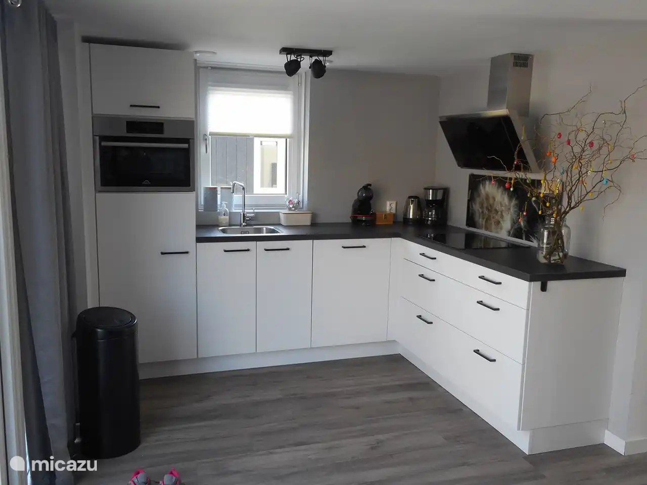 Geräumige Küche mit allen Annehmlichkeiten.