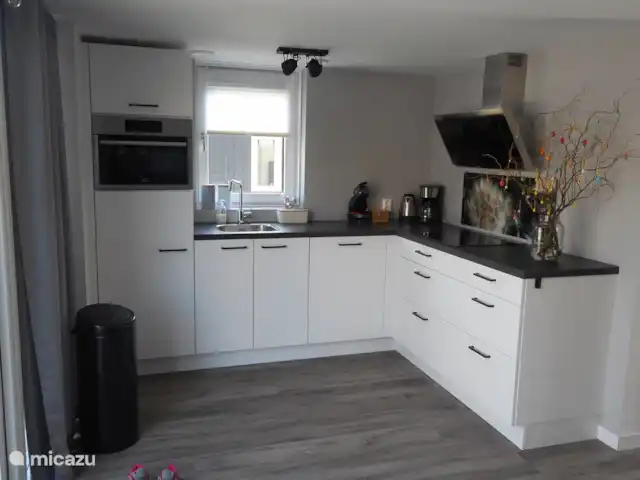 Location de Vacances Pays-Bas, Hollande du Nord, Saint Martin, maison de vacances - Froietoid Cuisine spacieuse avec toutes les commodités.