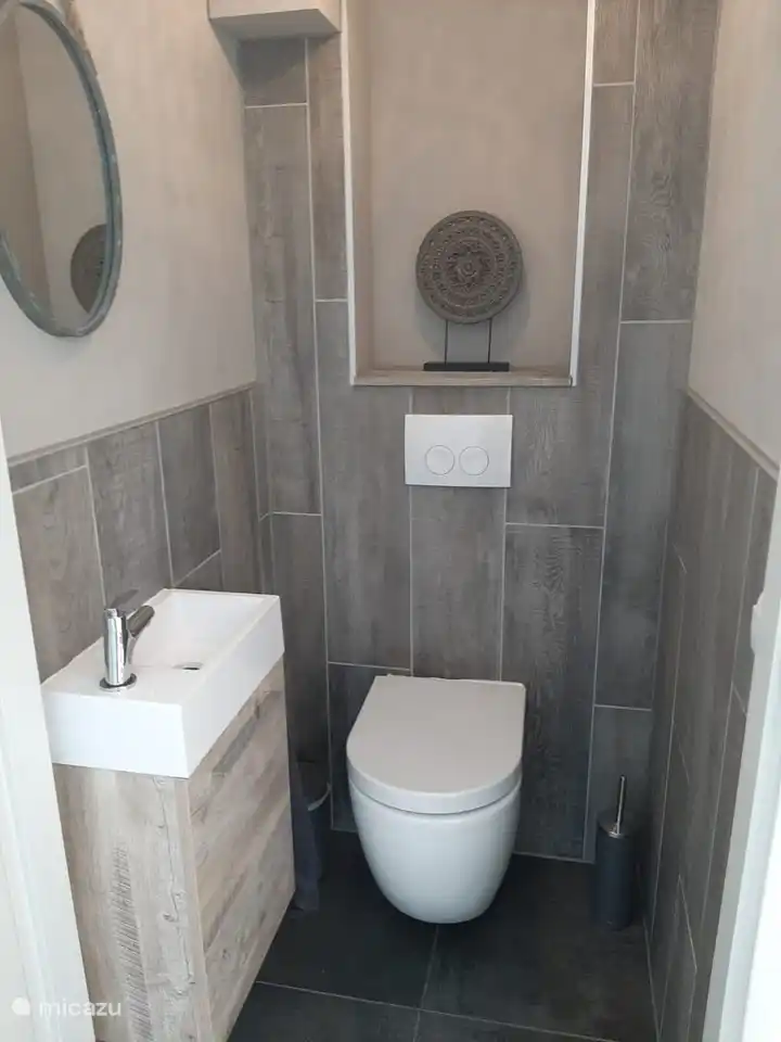 Toilette im Erdgeschoss.