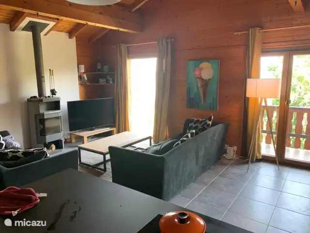 Chalet Chardon huren in Zwitserland, Wallis, Mayens de Chamoson - chalet Woonkamer met vergroot venster voor meer zicht op de vallei
