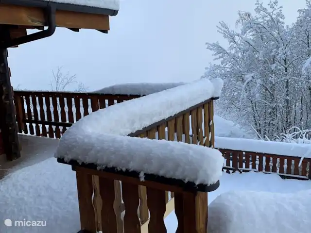 Chalet Chardon huren in Zwitserland, Wallis, Mayens de Chamoson - chalet Winterse balkonscene