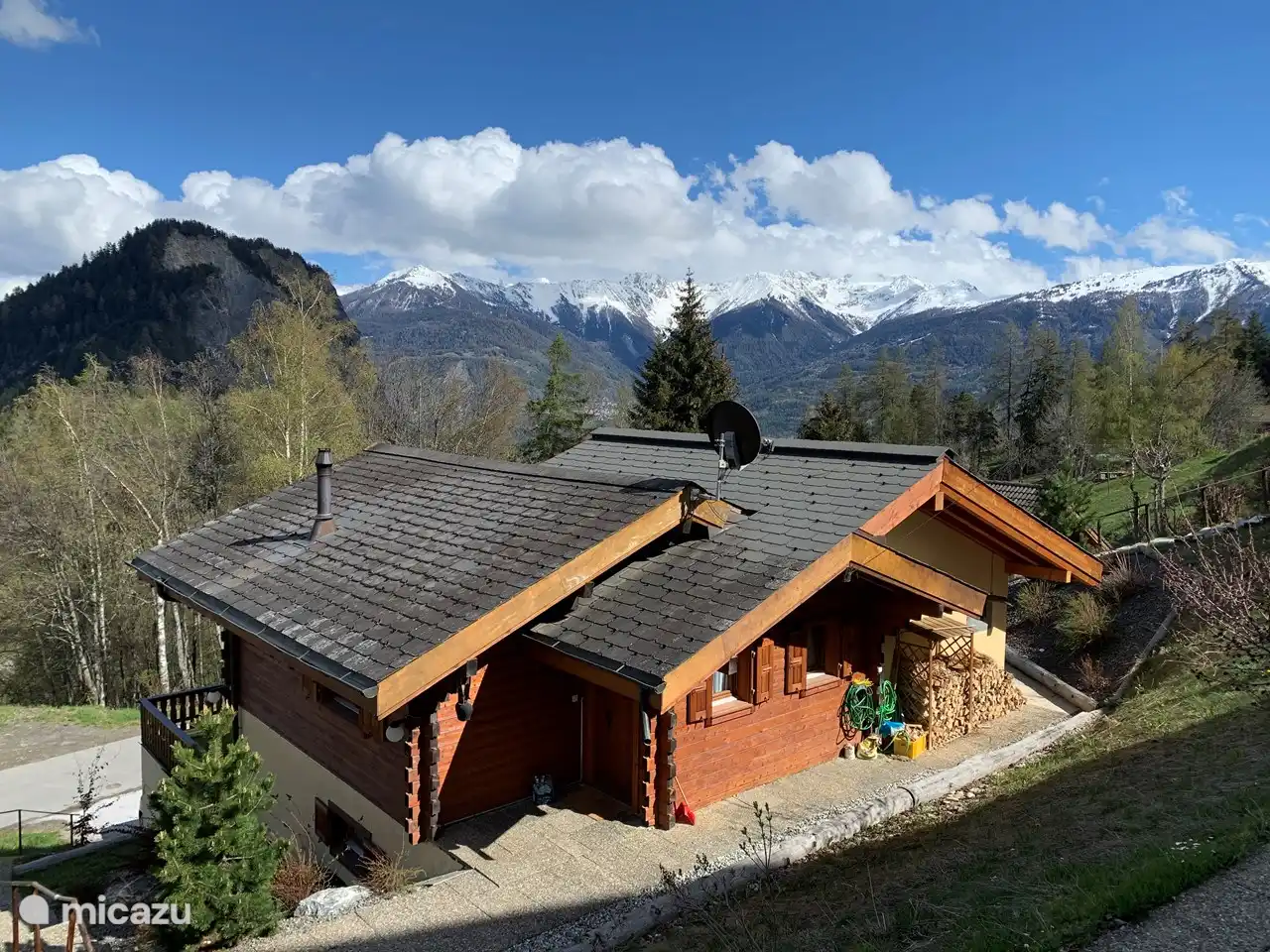 Rear view of the chalet from the upper garden