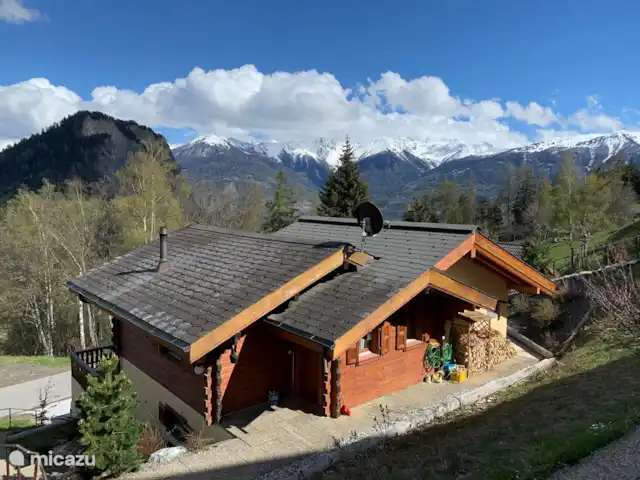 Chalet Chardon huren in Zwitserland, Wallis, Mayens de Chamoson - chalet Achteraanzicht chalet vanuit boventuin