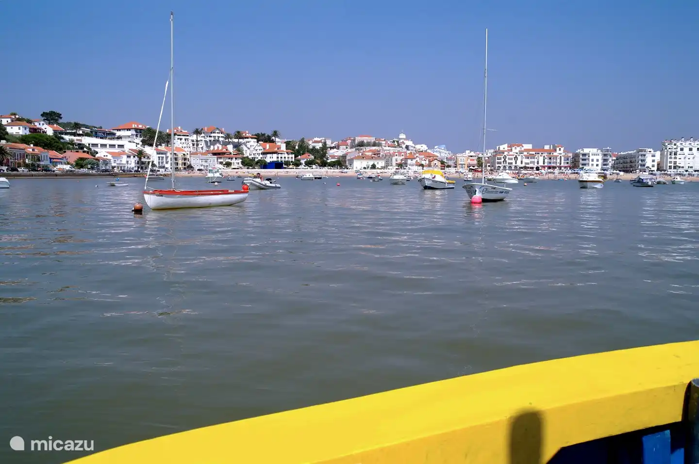 Die Bucht von Sao Martinho vom Boot aus.