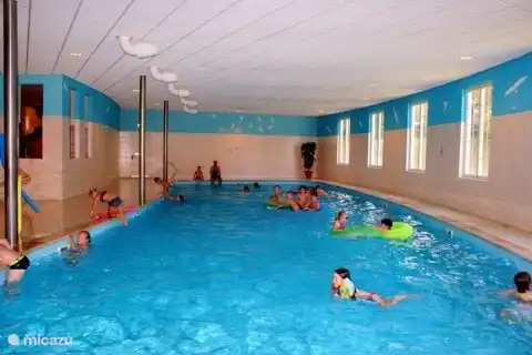 Piscine intérieure chauffée
