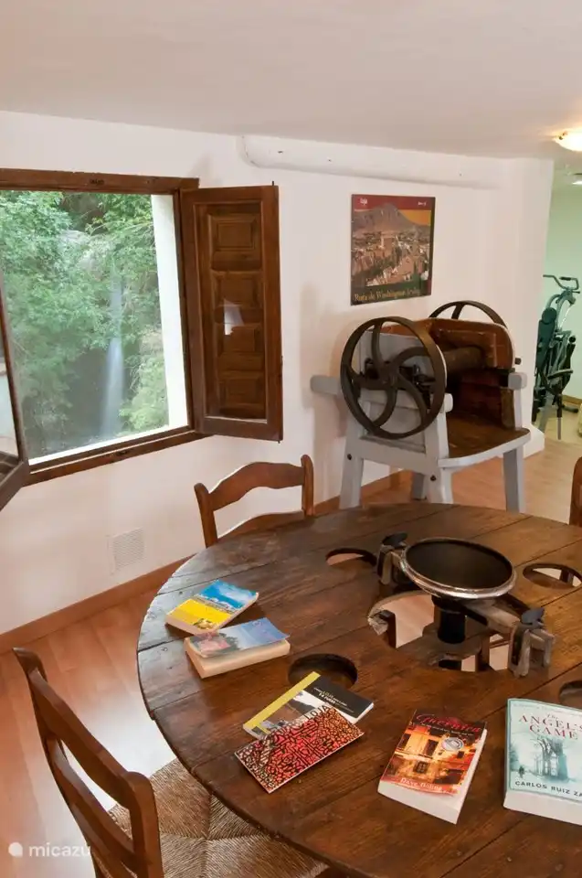 The library and the tourist information point in the lower mill.