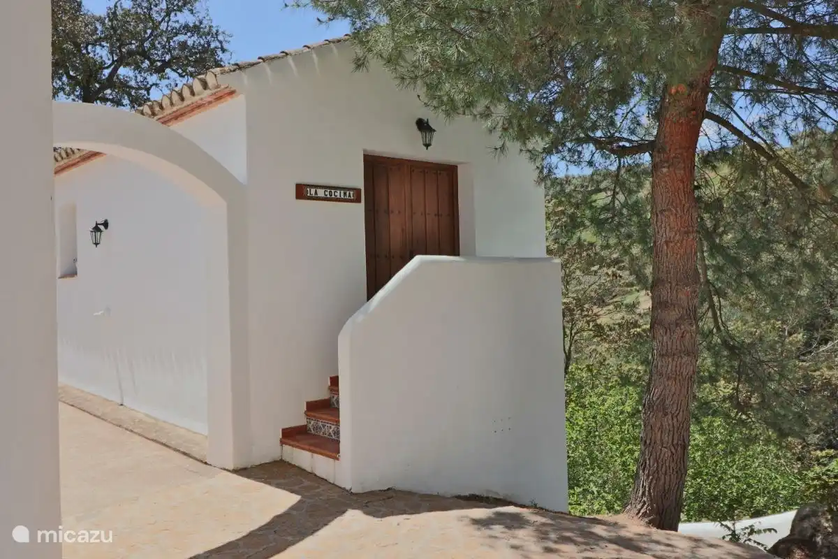 Der Eingang durch die Doppeltür in die oberste Etage von La Cocina