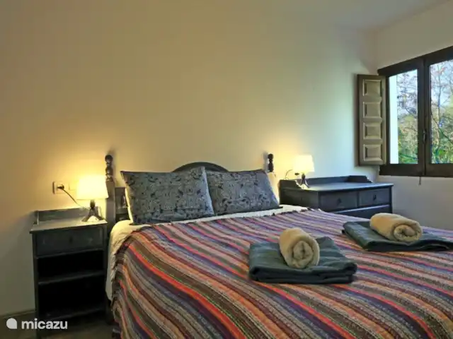 La Panadería, Molino La Ratonera en España, Andalucía, Zagra - apartamento El segundo dormitorio con cama de matrimonio.