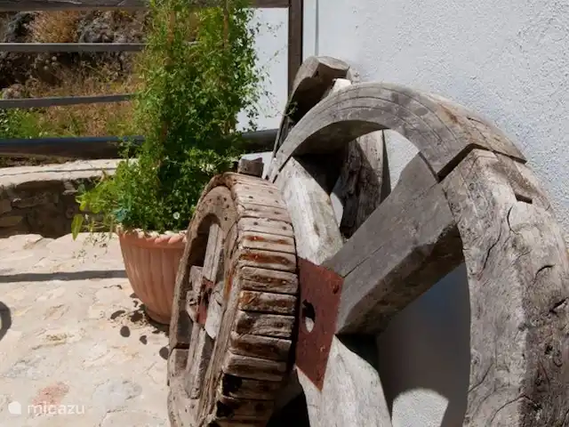 La Panadería, Molino La Ratonera en España, Andalucía, Zagra - apartamento Una de las viejas ruedas del molino restaurado