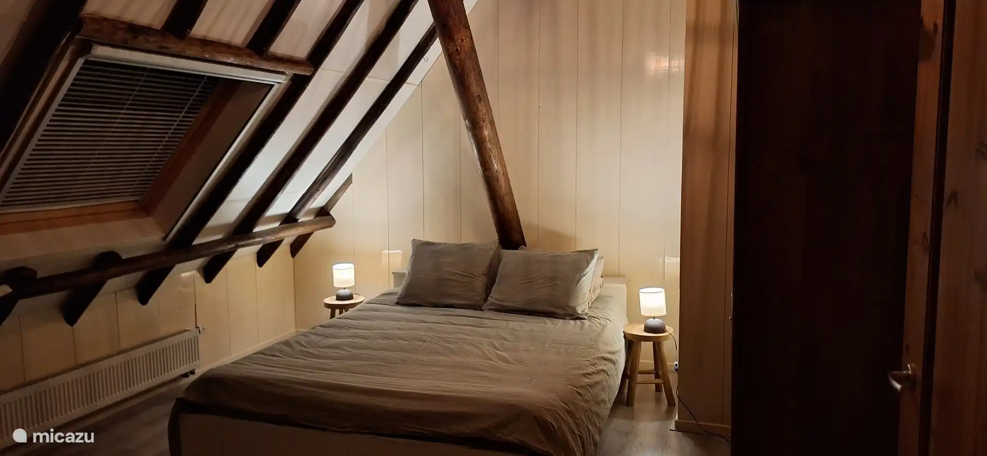 Schlafzimmer 1 mit Doppelbett