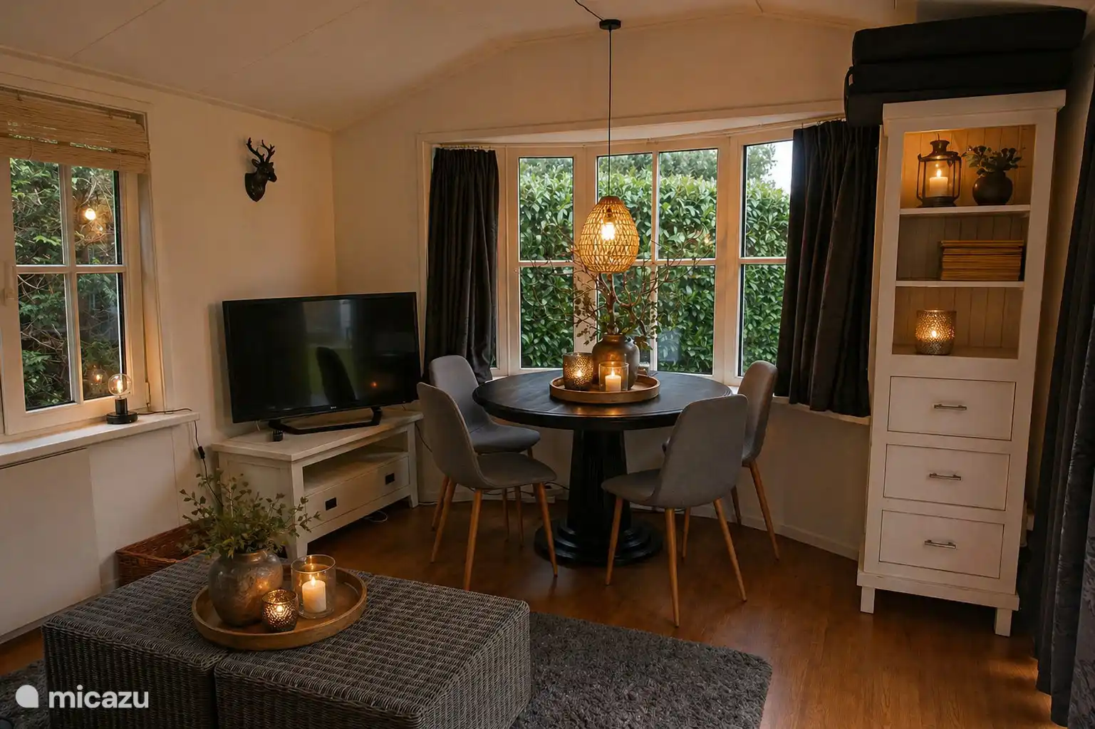 4 persoons Vechtdalchalet De Berk, eetgedeelte 