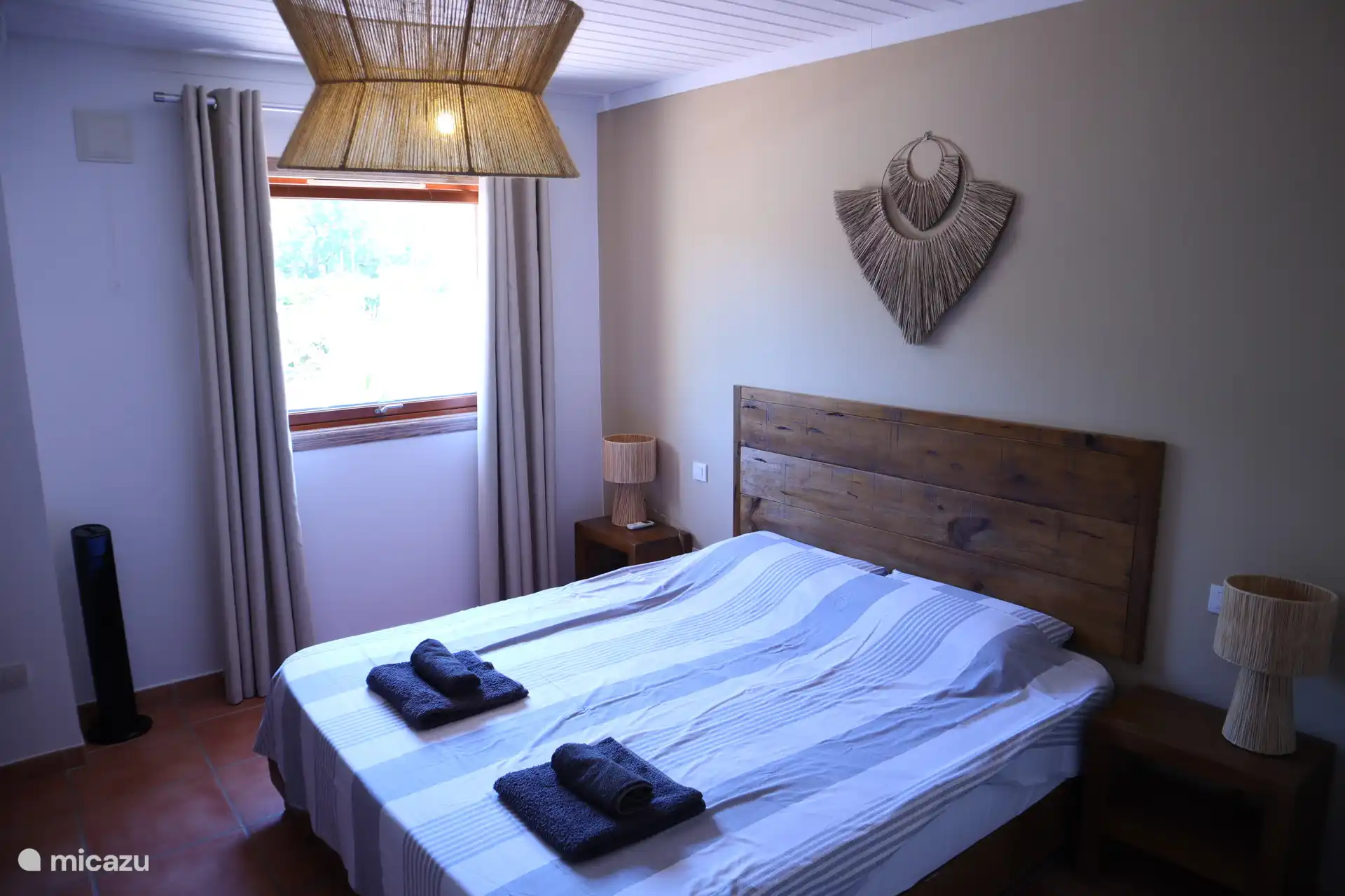 Master bedroom met badkamer ensuite