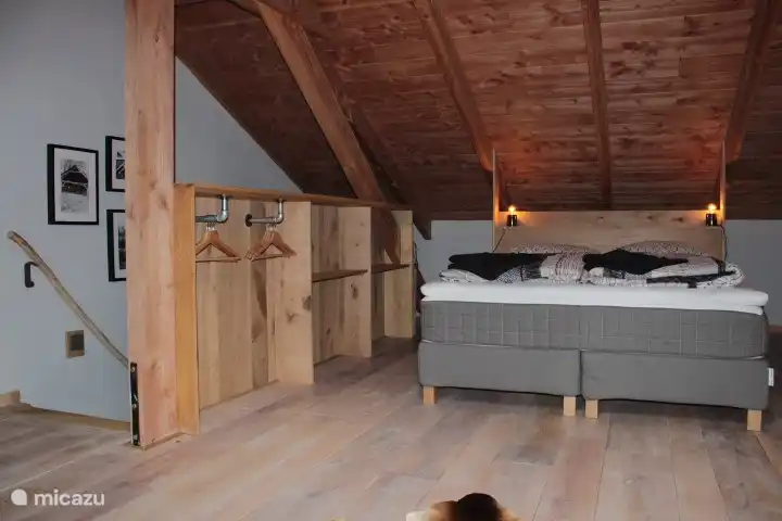 Schlafzimmer.