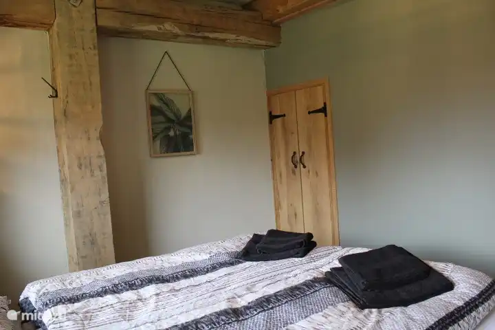 Eines der 2 Schlafzimmer im Erdgeschoss.