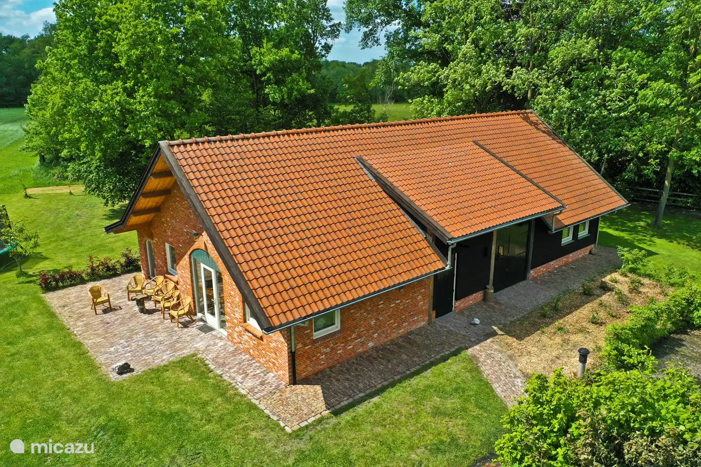 Das Haus mit Garten von oben