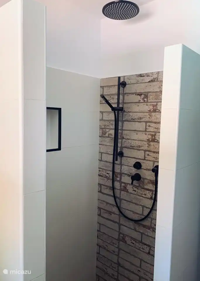 Regendusche und Handbrause