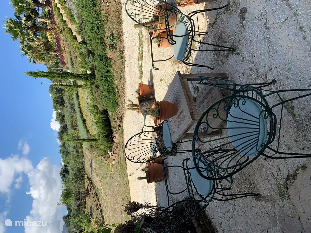 Wunderschöne Aussicht über den Lavendelhügel.