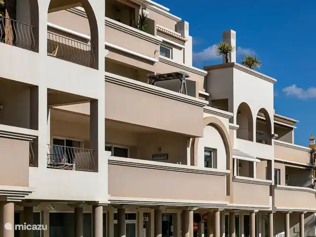 Casa Familia en Portugal, Algarve, Ferragudo  - apartamento edificio donde se encuentra el apartamento