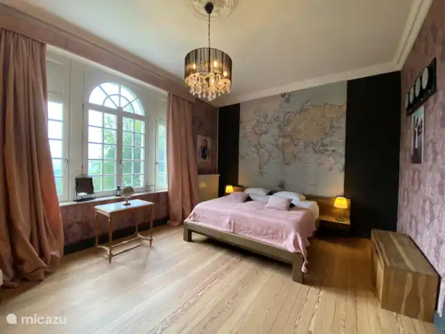 Le Soyeureux huren in België, Ardennen, Spa - landhuis / kasteel De villa beschikt over zes comfortabele tweepersoonskamers, met recent beddengoed, vlekkeloze hygiëne en regelmatig vernieuwd voor het comfort van de gasten van de villa