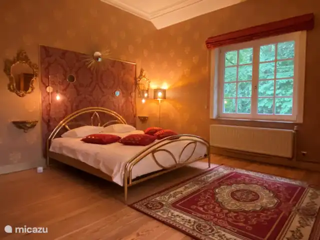 Le Soyeureux huren in België, Ardennen, Spa - landhuis / kasteel De villa beschikt over zes comfortabele tweepersoonskamers, met recent beddengoed, vlekkeloze hygiëne en regelmatig vernieuwd voor het comfort van de gasten van de villa