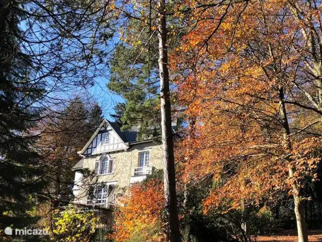 Le Soyeureux huren in België, Ardennen, Spa - landhuis / kasteel Gelegen in een privé park