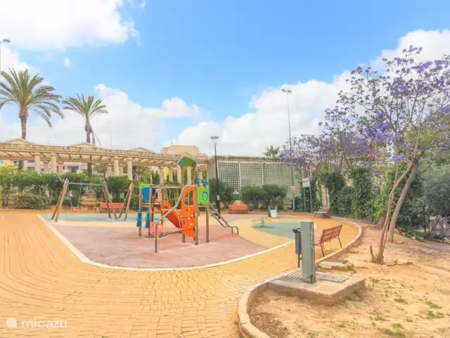 Appartement LA PERLA Calpe vue mer | Espagne, Costa Blanca, Calpe - appartement aire de jeux de l'autre côté de la rue