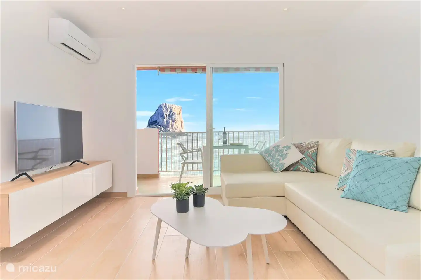Wohnen + TV und Internet mit schönem Blick auf den IFACH in CALPE