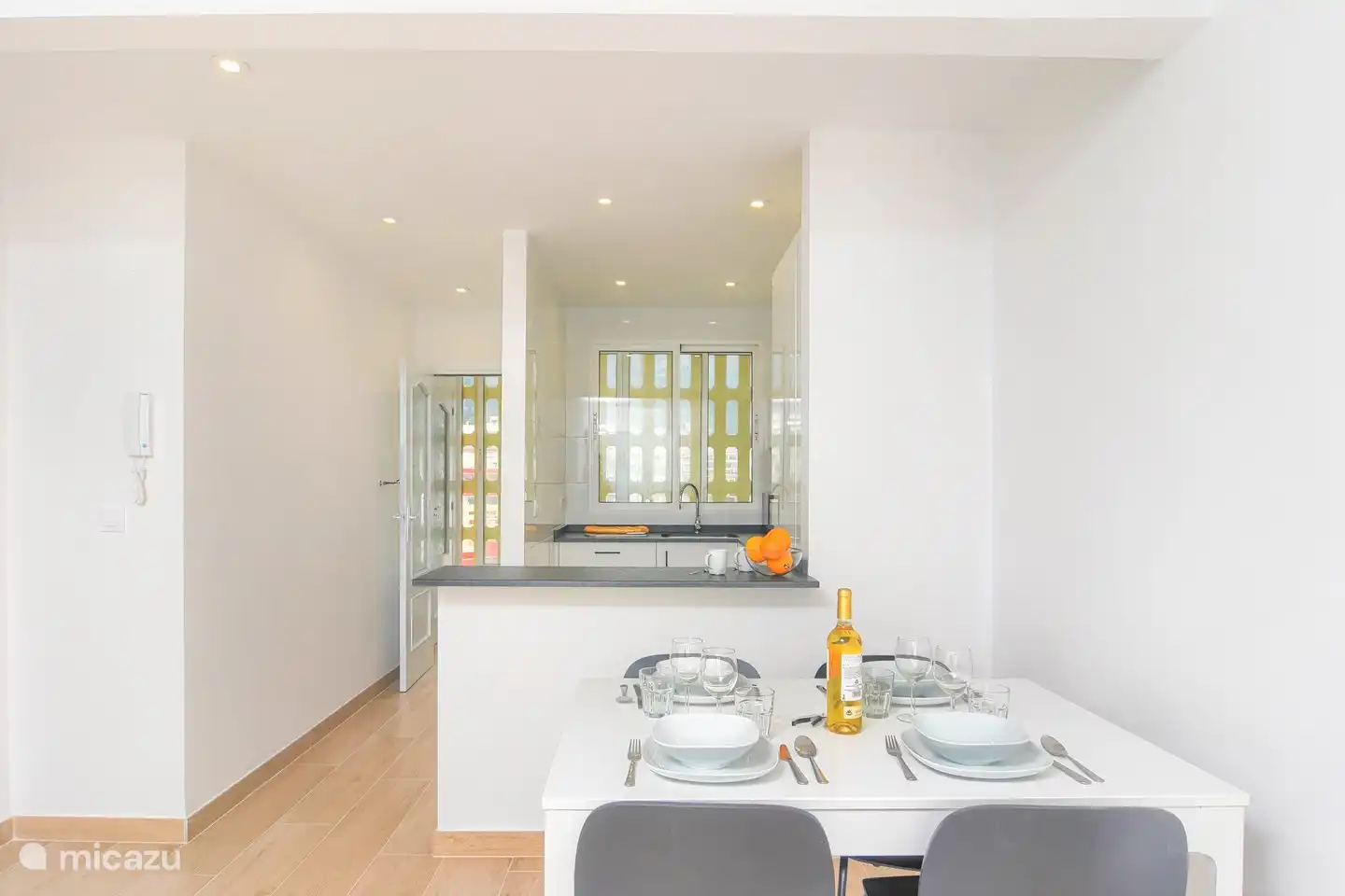 Der Speisesaal von LA PERLA für 4 Personen.