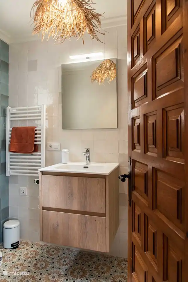 Master bedroom bathroom