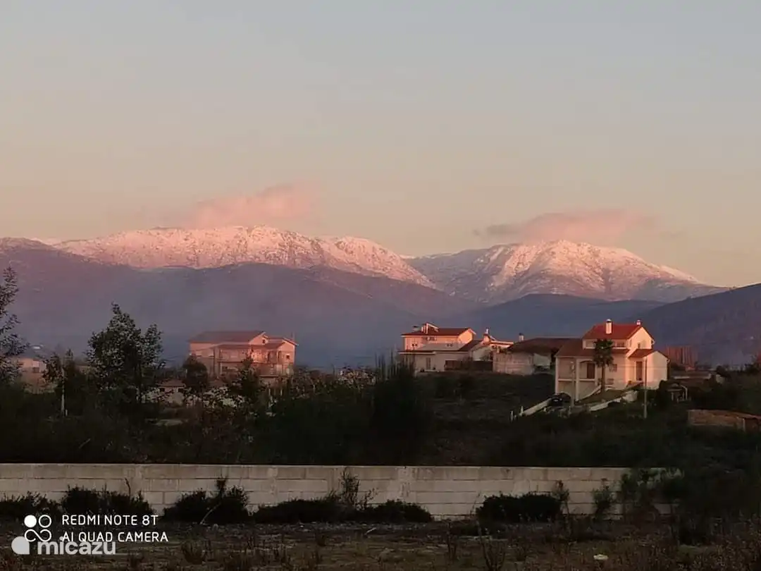 Die Serra de Estrela mit Schnee, vom Oliveira de Hospital aus gesehen